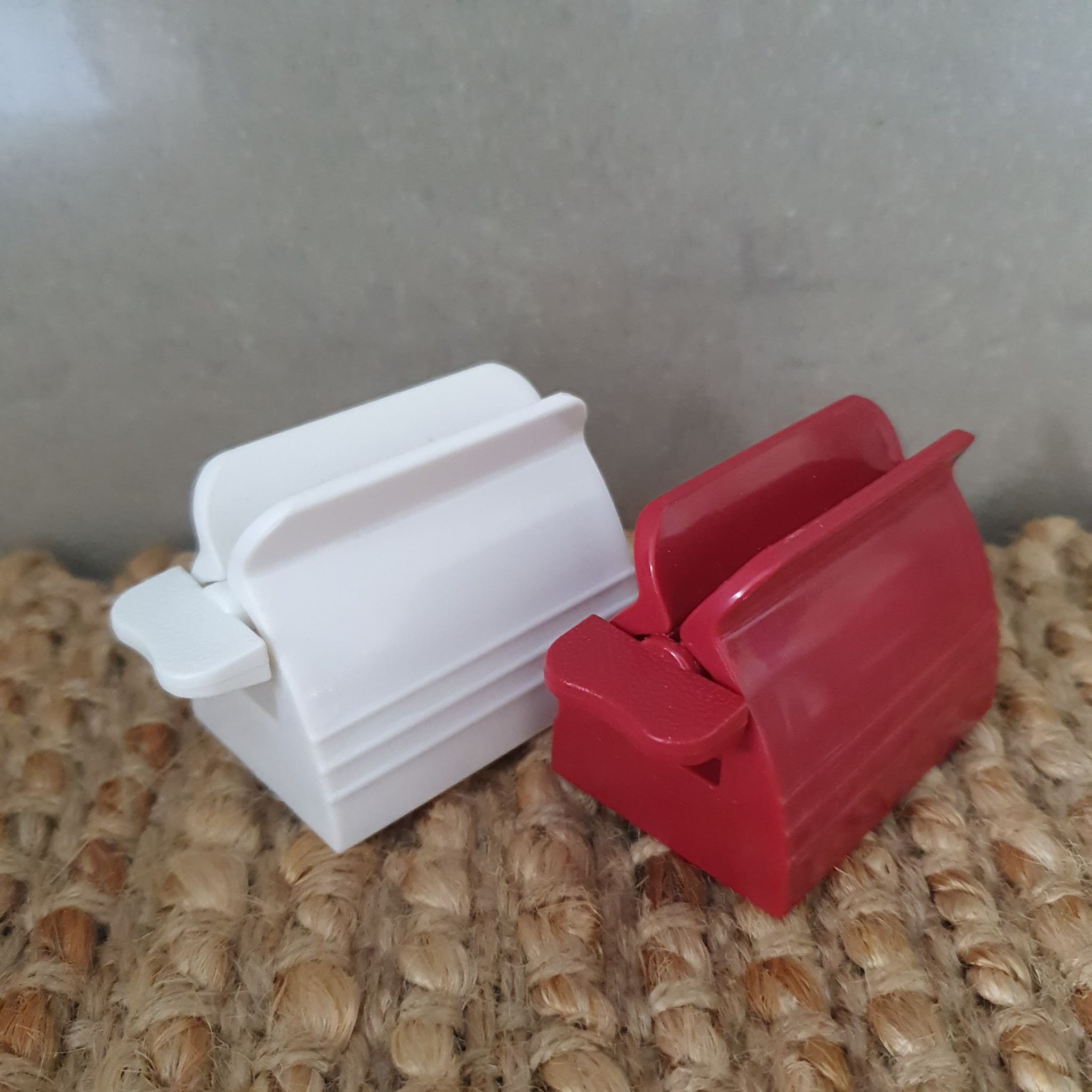 Rolling Toothpaste Dispenser